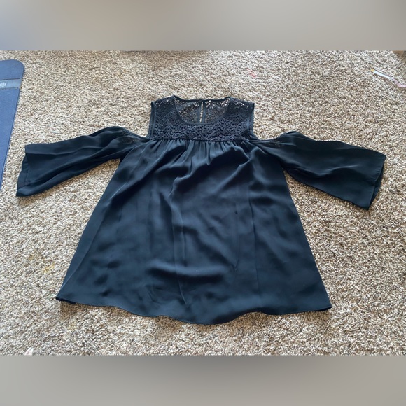 Michael Kors Hanging Sleeve Black Embroidered Sheer Blouse Size Medium - Picture 2 of 11